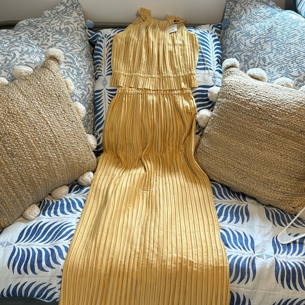 NWT BANANA REPUBLIC SKIRT SET